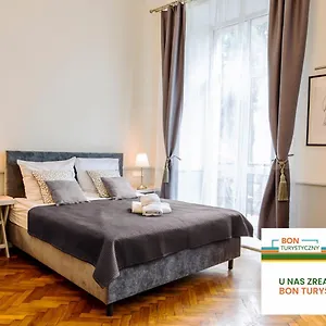Aparthotel Angel House ***